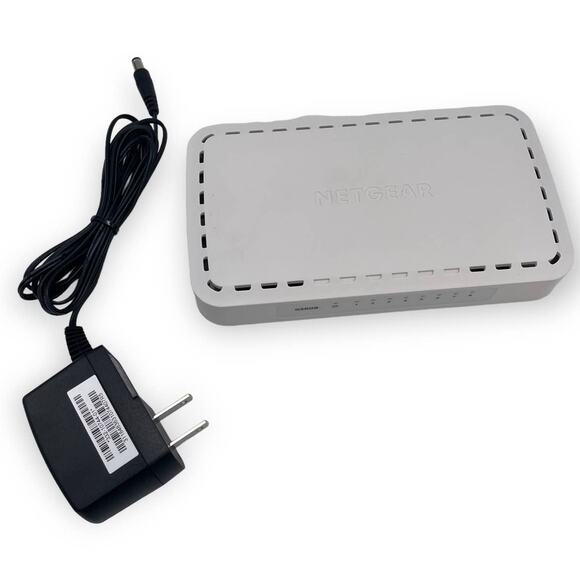 NETGEAR GS608 v4 8-Port Gigabit Ethernet Switch Unmanaged Network Hub + Power - Picture 2 of 6